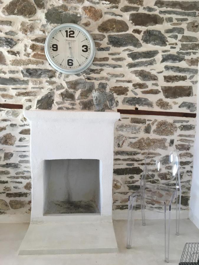 1880 * Agios Nikolaos (Chalkidiki)